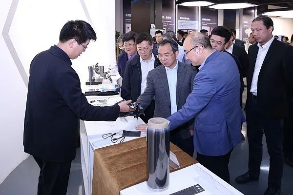 上海市石墨烯产业技术功能型平台负责人获2021年上海科普教育创新奖