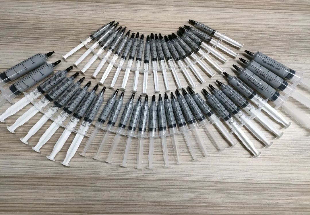 石墨烯复合导热脂助力材料界面散热