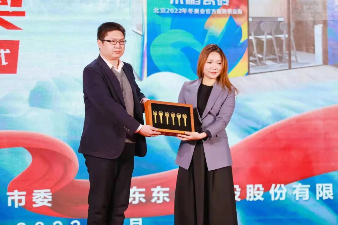 暖！幕后英雄先行动！高科技出征冬奥，东鹏石墨烯智暖岩板亮了！