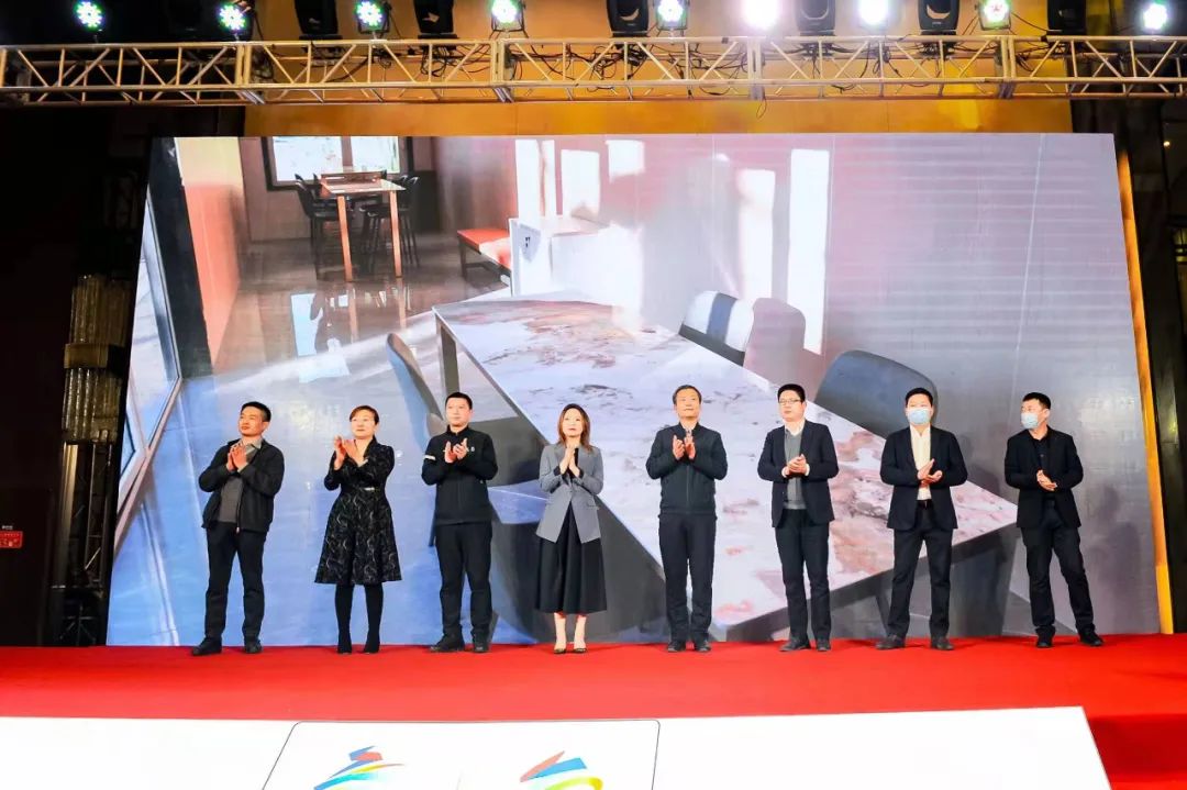 暖！幕后英雄先行动！高科技出征冬奥，东鹏石墨烯智暖岩板亮了！