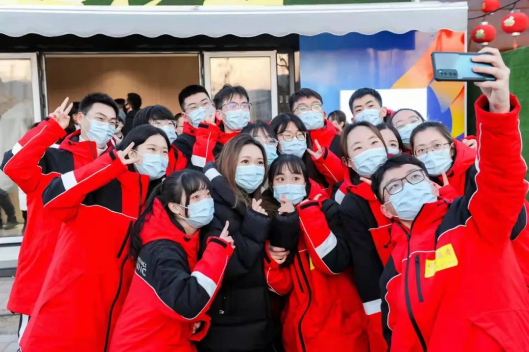 暖！幕后英雄先行动！高科技出征冬奥，东鹏石墨烯智暖岩板亮了！