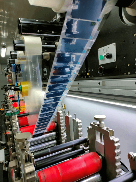 深瑞墨烯新型石墨烯导热膜助力OPPO实现立体散热