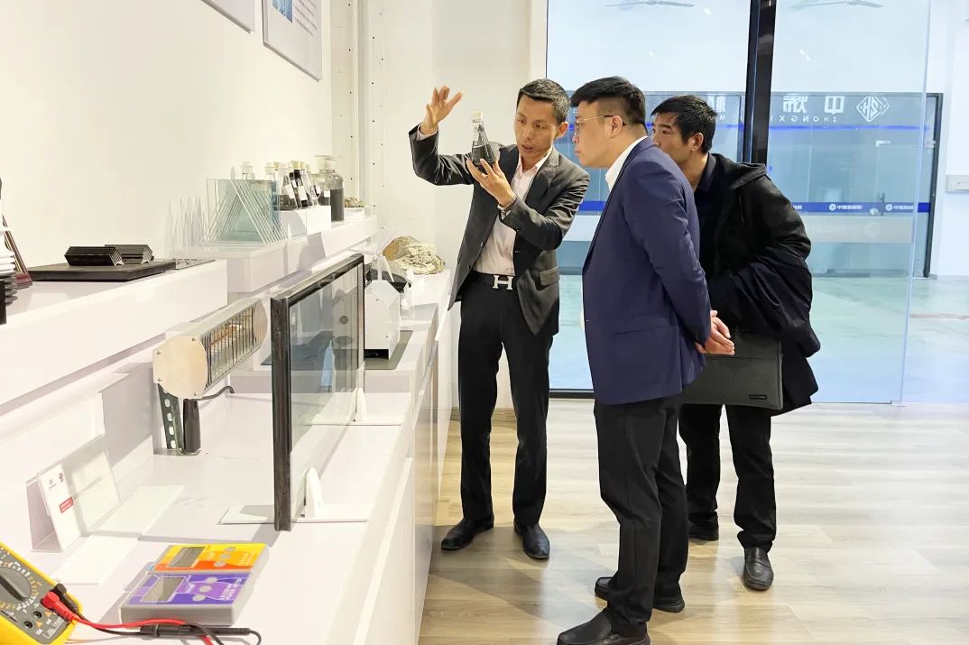 启东高新区党（工）委书记施灵马一行莅临中烯新材料考察调研！