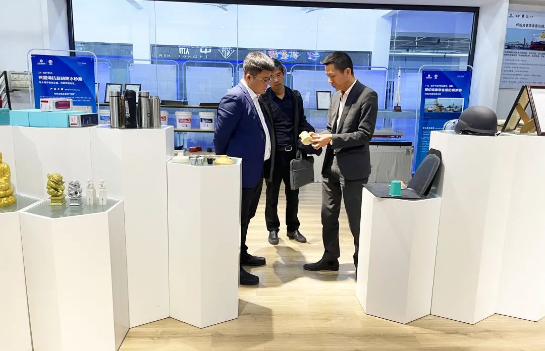 启东高新区党（工）委书记施灵马一行莅临中烯新材料考察调研！