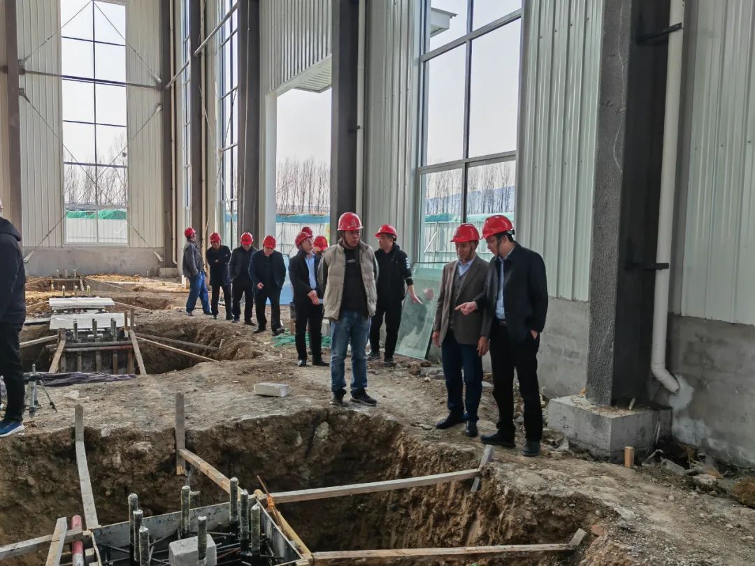 康甲到生产车间标准化厂房现场调研