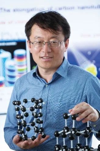 韩国基础科学研究院多维碳材料研究中心丁峰教授 JACS: 碳纳米管为何会生长？