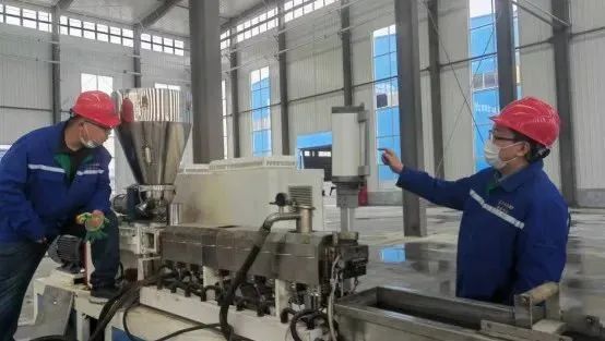 【中心动态】鲁泰科研分公司（研发中心）紧锣密鼓开展新厂区设备安装调试工作