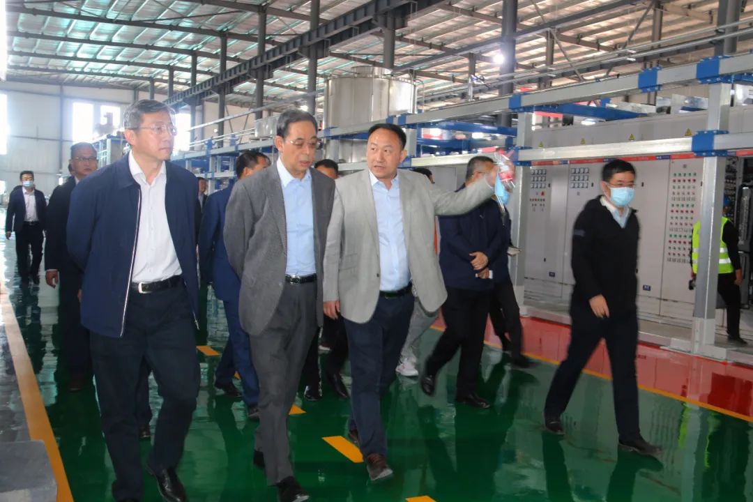 宁夏回族自治区党委副书记、银川市委书记姜志刚及相关领导一行莅临宁夏墨工科技观摩指导工作