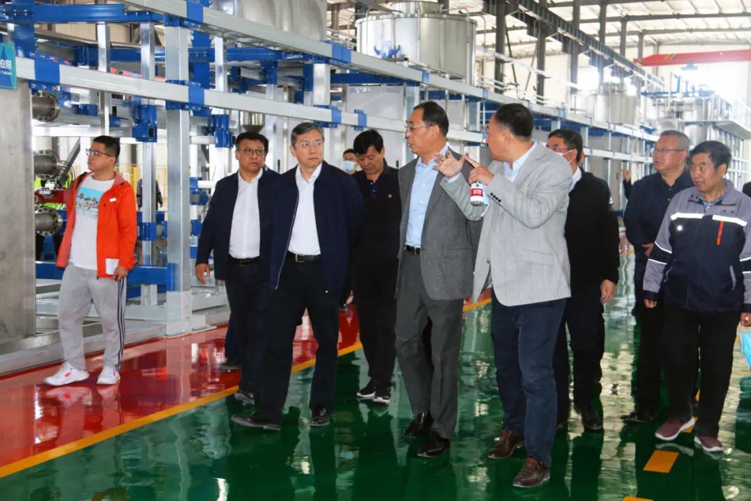 宁夏回族自治区党委副书记、银川市委书记姜志刚及相关领导一行莅临宁夏墨工科技观摩指导工作