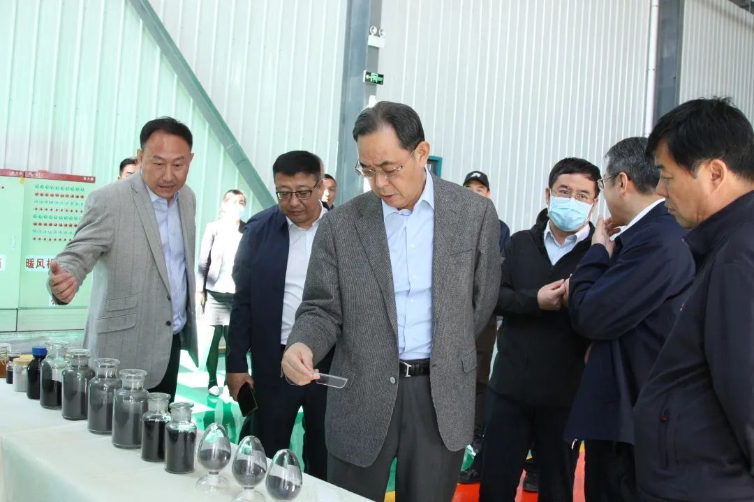 宁夏回族自治区党委副书记、银川市委书记姜志刚及相关领导一行莅临宁夏墨工科技观摩指导工作