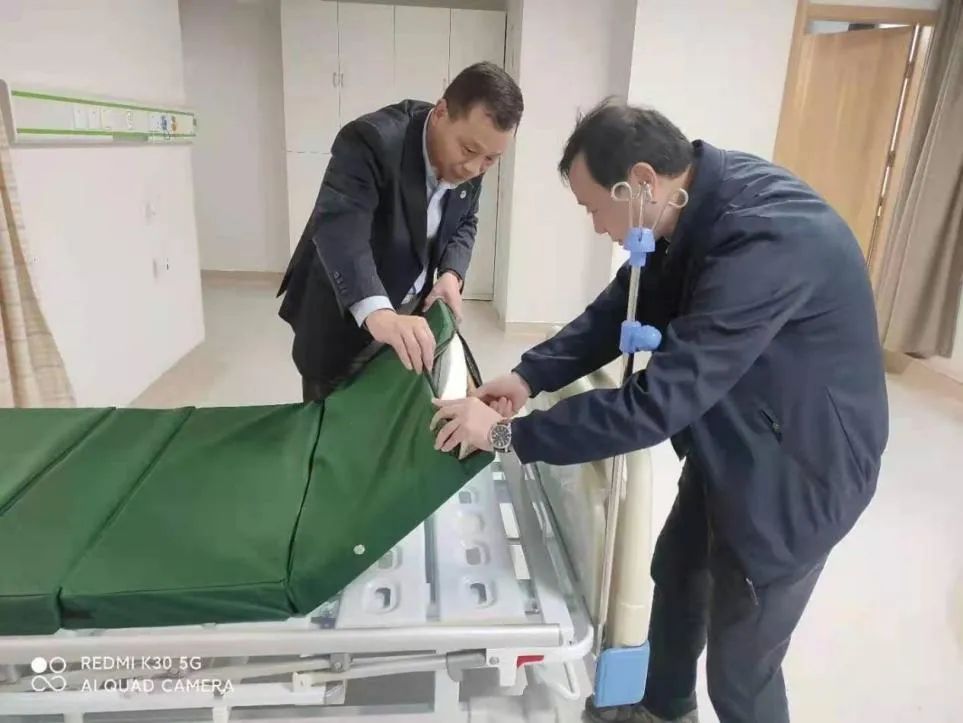 利物盛集团参访上海同合骨科医院交流石墨烯大健康产品