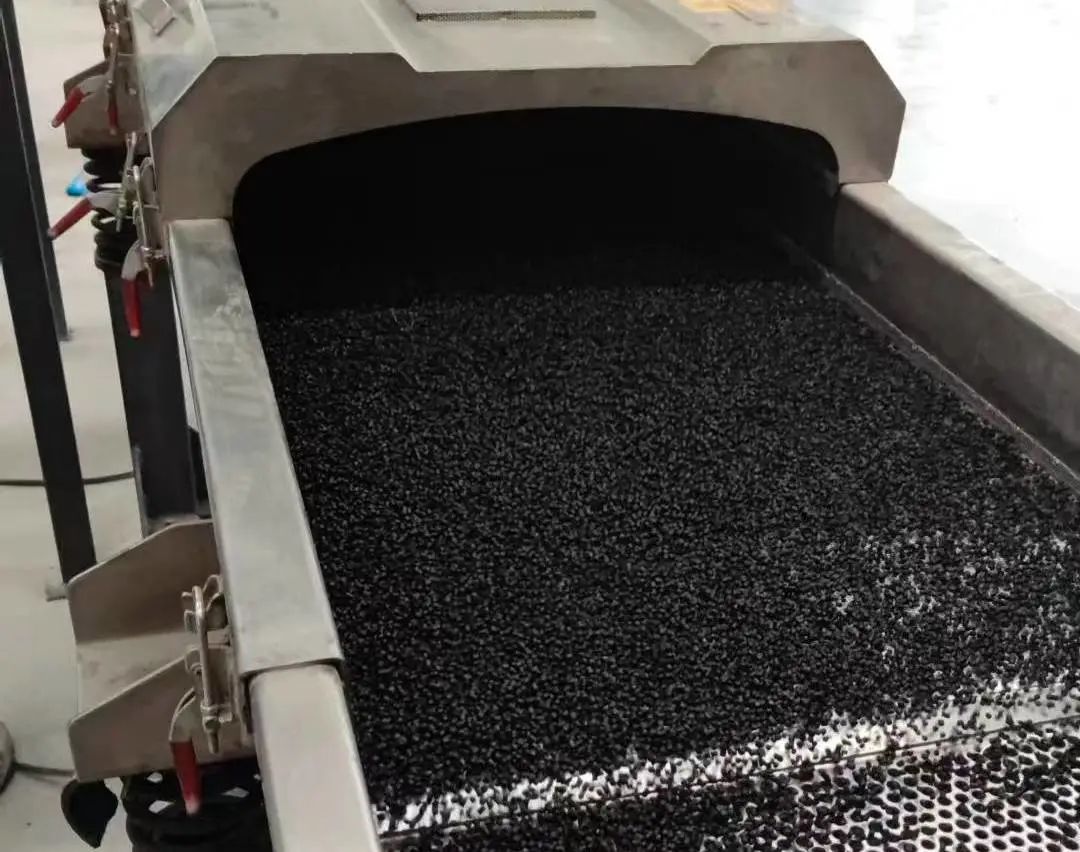 【新闻】石墨烯高分子复合材料标准化车间生产线安装调试成功