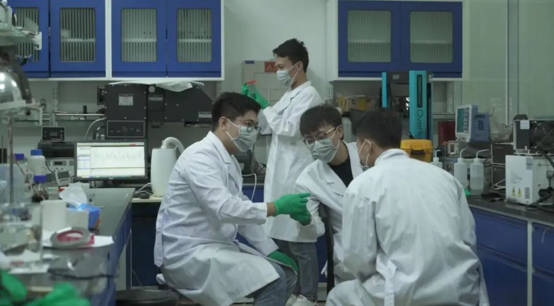 弘润科技新型石墨烯界面热净饮水解决方案