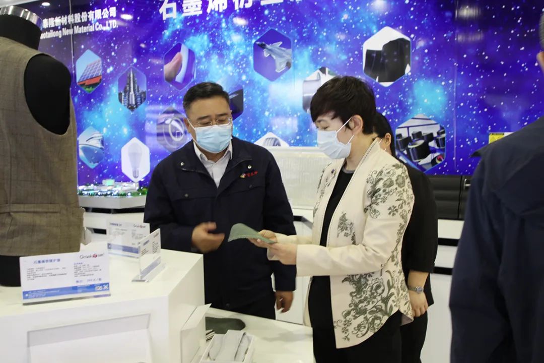 市委常委、宣传部部长韦青深入新兴区调研创意设计产业项目