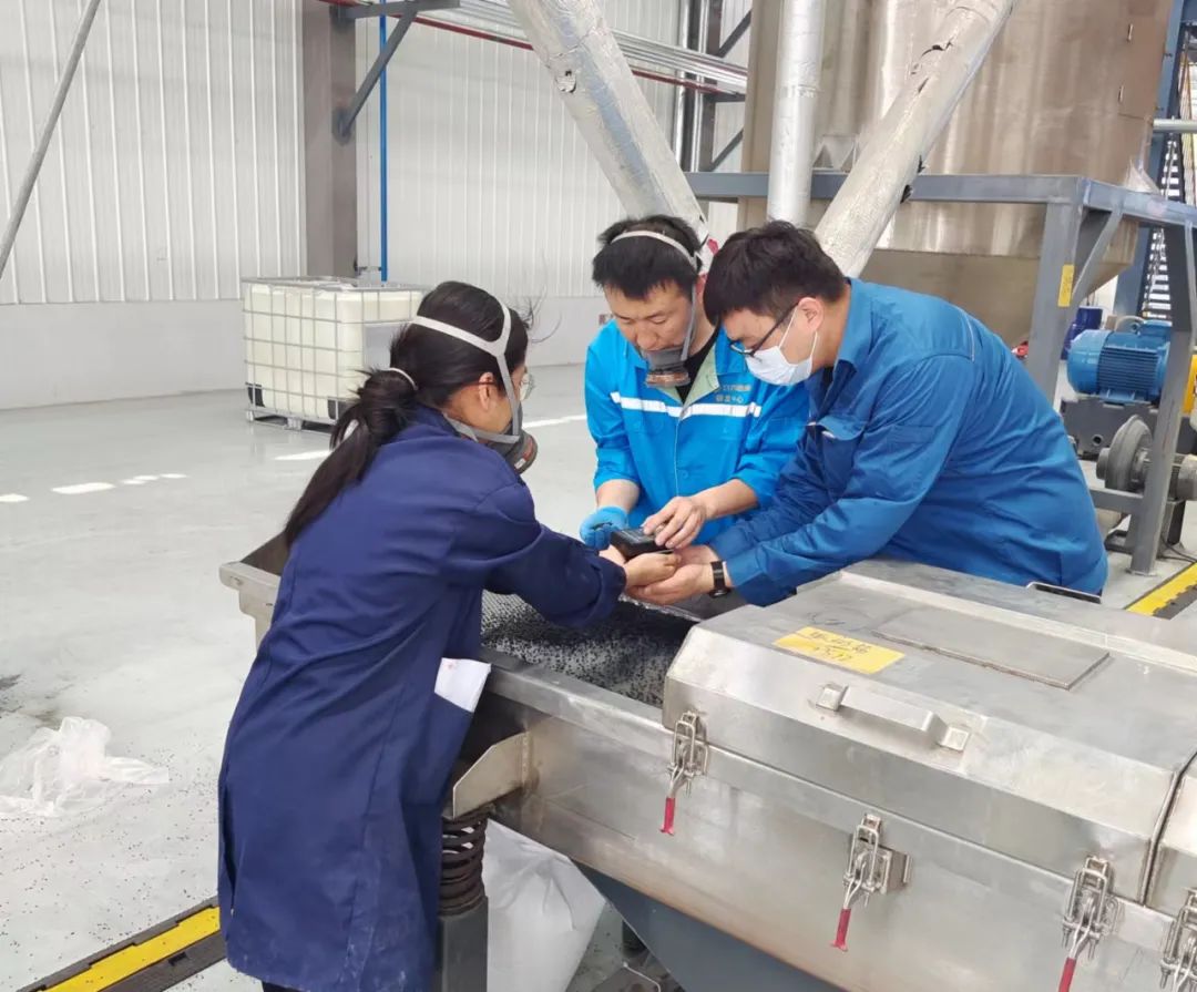 鲁泰科研分公司（研发中心）全员上下齐上阵、开足马力保生产