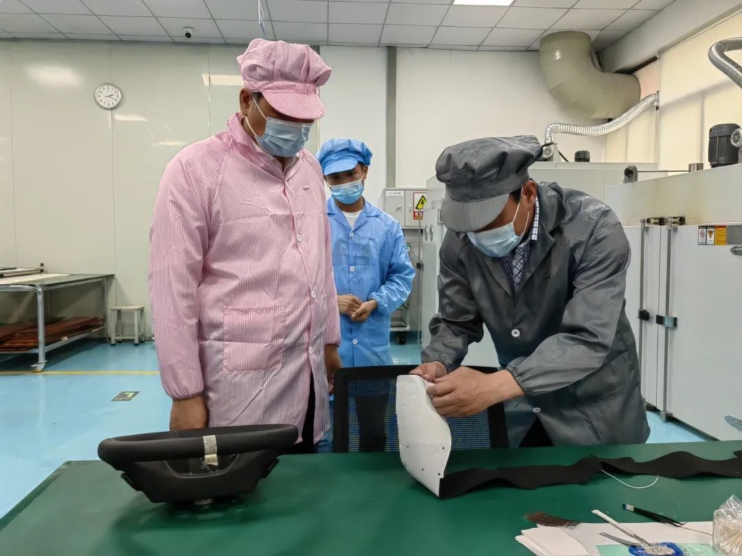 刘志伟率队考察对接石墨烯产业化项目