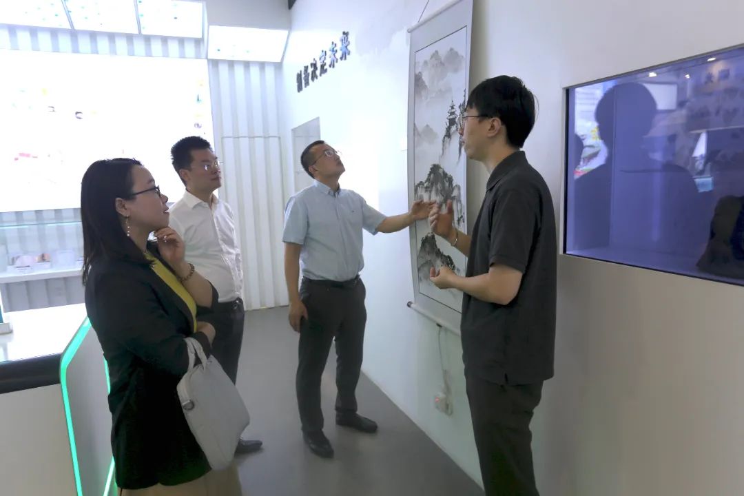 中钢天源股东及董事一行到访BGI参观交流