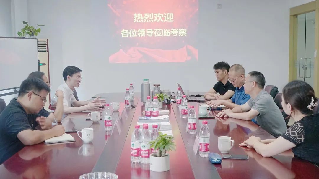 湖北省宜昌市猇亭区副区长鲍剑飞、浙江鸿慈集团董事长兼浙江宜昌商会会长张斌一行莅临高烯科技调研指导