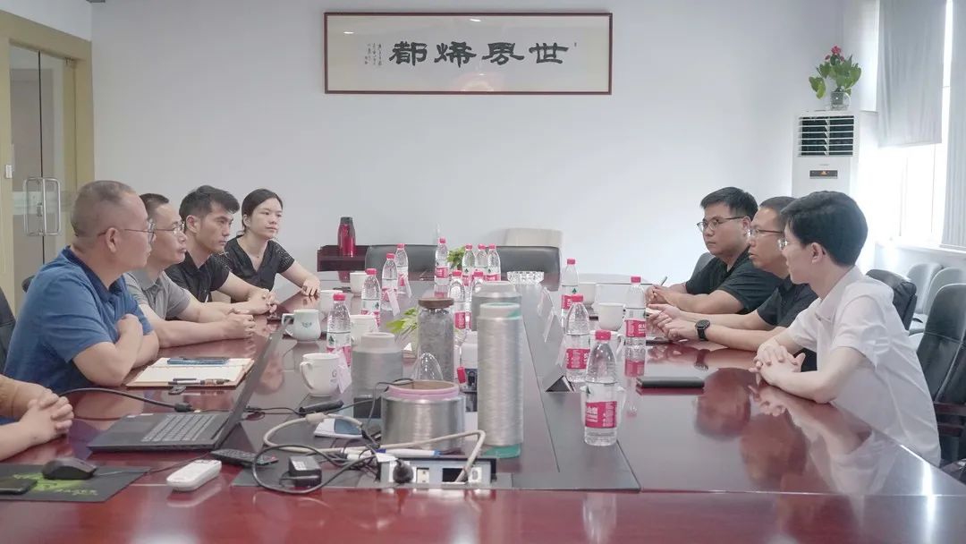 湖北省宜昌市猇亭区副区长鲍剑飞、浙江鸿慈集团董事长兼浙江宜昌商会会长张斌一行莅临高烯科技调研指导