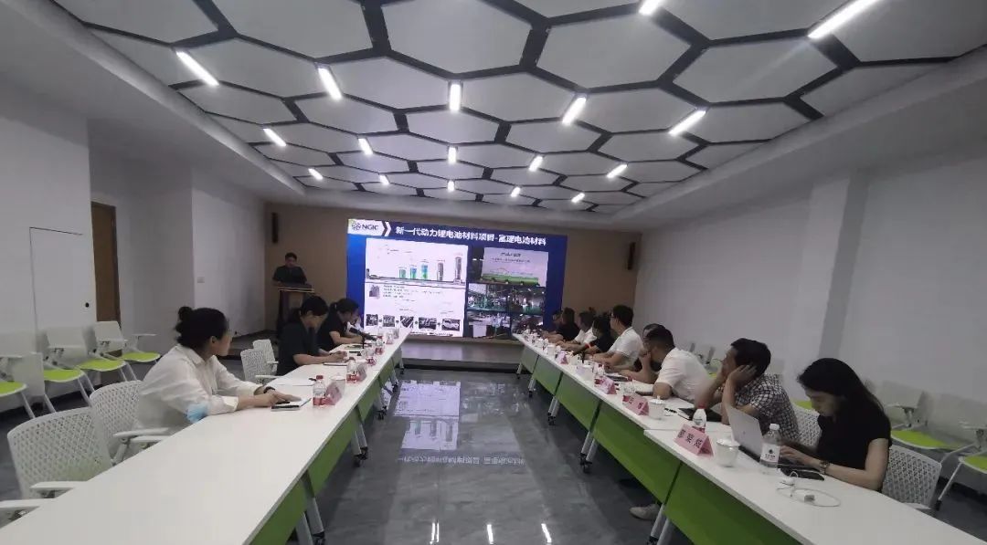 永康市常务副市长郑云涛一行考察调研石墨烯创新中心