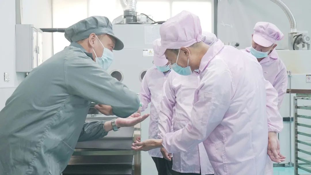 山东省新泰市市政协副主席、党组副书记李斌一行莅临高烯科技调研指导!