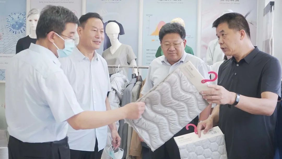 山东省新泰市市政协副主席、党组副书记李斌一行莅临高烯科技调研指导!