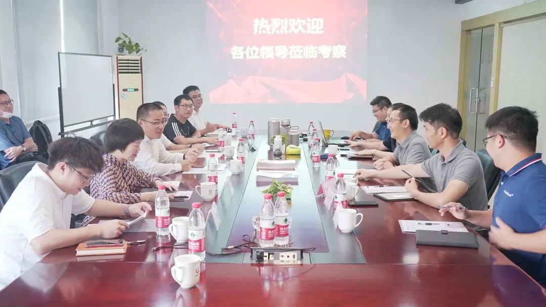 湖北省宜昌市猇亭区区委副书记、区政府区长左晓一行莅临高烯科技调研指导!