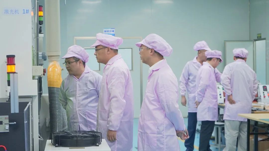 湖北省宜昌市猇亭区区委副书记、区政府区长左晓一行莅临高烯科技调研指导!