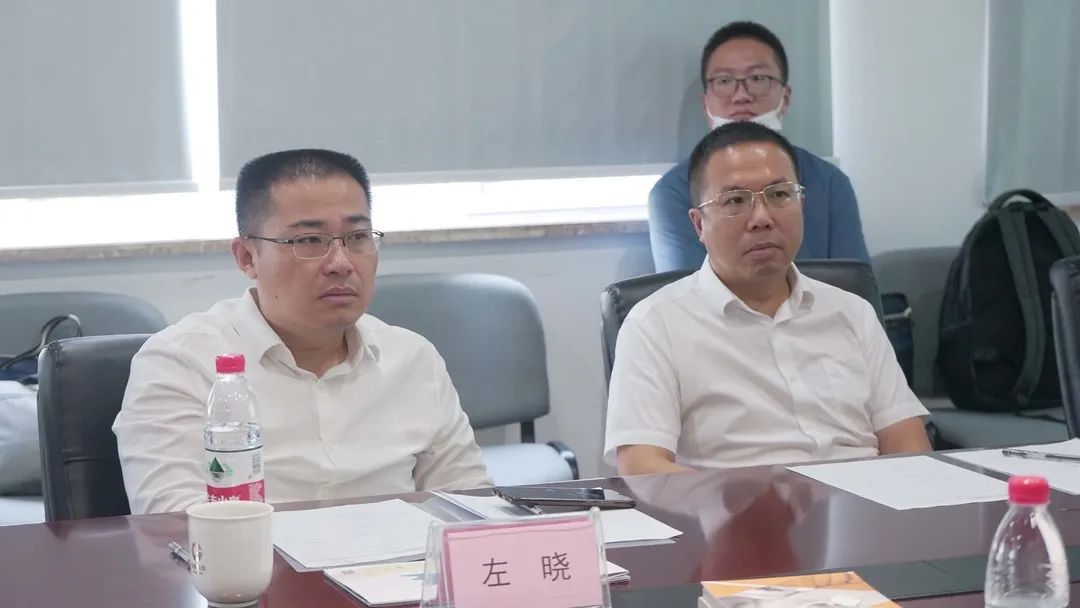 湖北省宜昌市猇亭区区委副书记、区政府区长左晓一行莅临高烯科技调研指导!