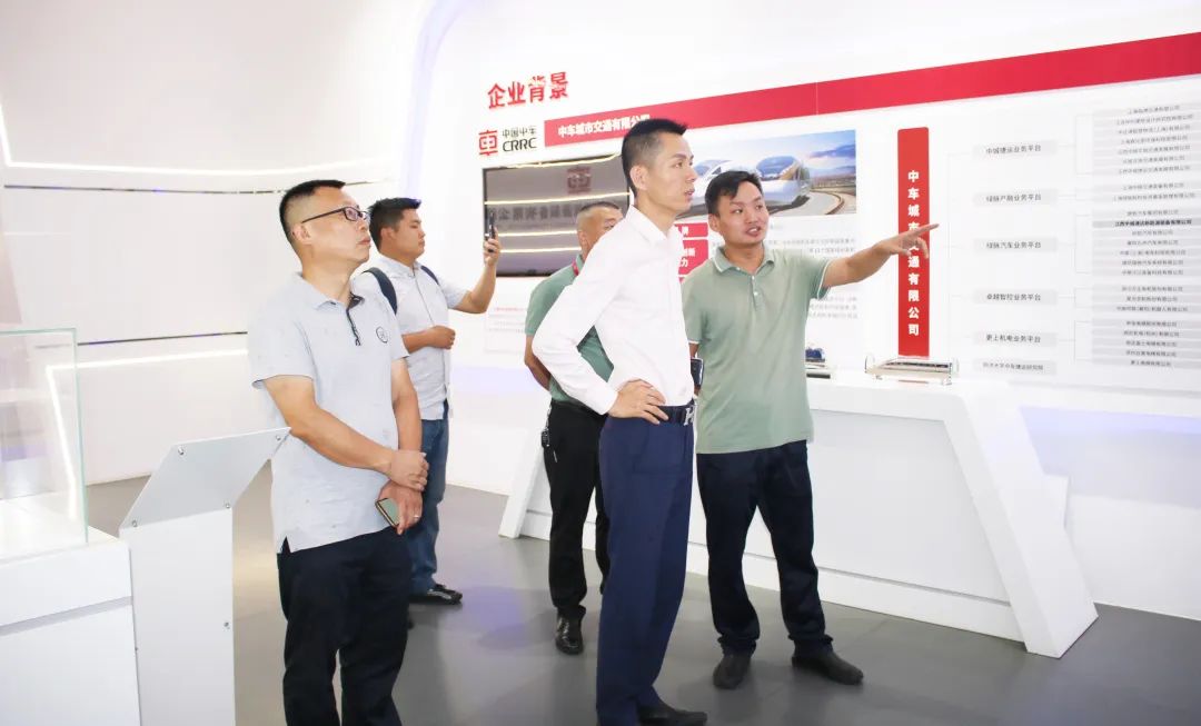 中烯新材料创始人许家荣受邀参访中车智能装备华中基地，双方进行涂装技术交流并达成战略合作共识！