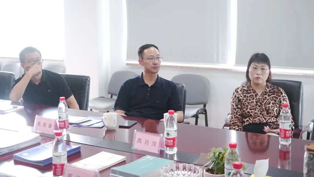 杭州市政协常委、工商联副会长、德意控股集团董事长高德康，敦钧资产董事长许辽锋，华驰化纤董事长高月萍莅临高烯科技调研指导!