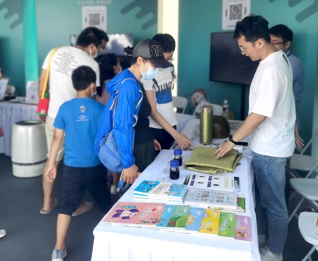 跟着CCTV，了解北京科技周上的石墨烯新材料