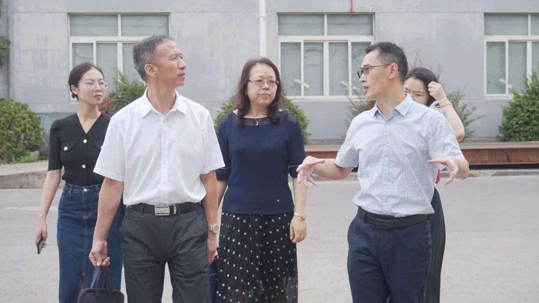 杭州市经信局党组成员、二级巡视员曹勇前一行莅临高烯科技调研指导!