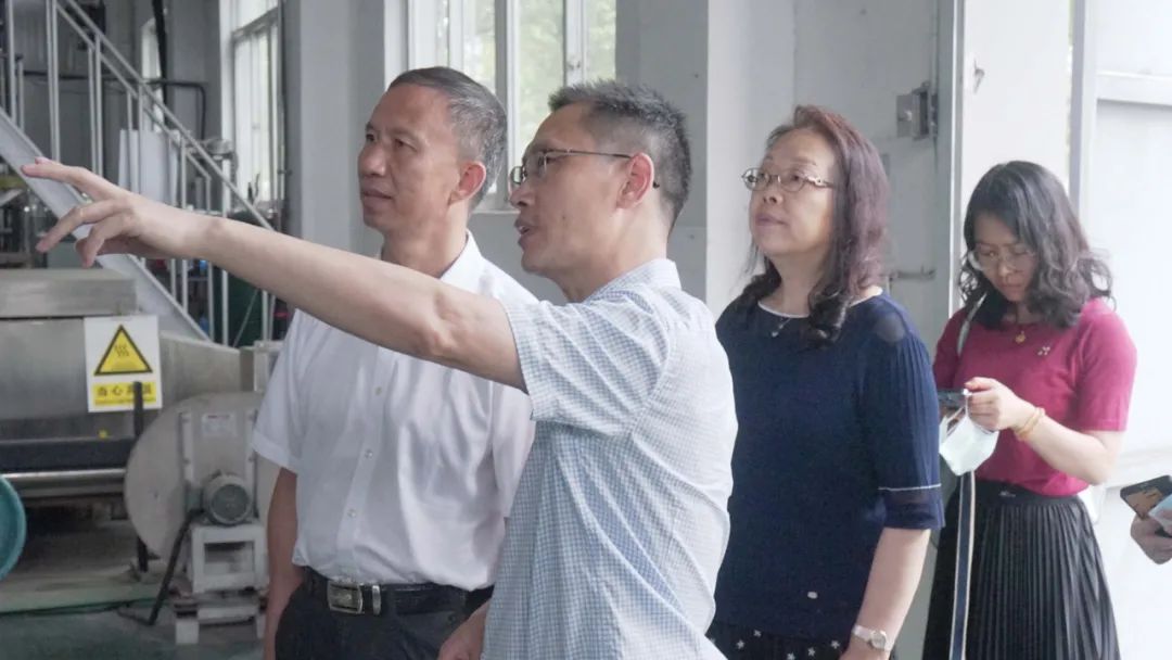 杭州市经信局党组成员、二级巡视员曹勇前一行莅临高烯科技调研指导!