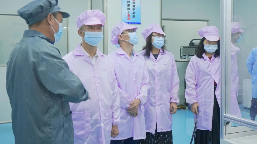 杭州市经信局党组成员、二级巡视员曹勇前一行莅临高烯科技调研指导!