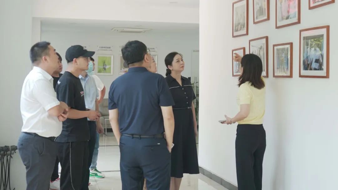 湖南株洲高新区经济合作局局长李浩一行莅临高烯科技调研指导!