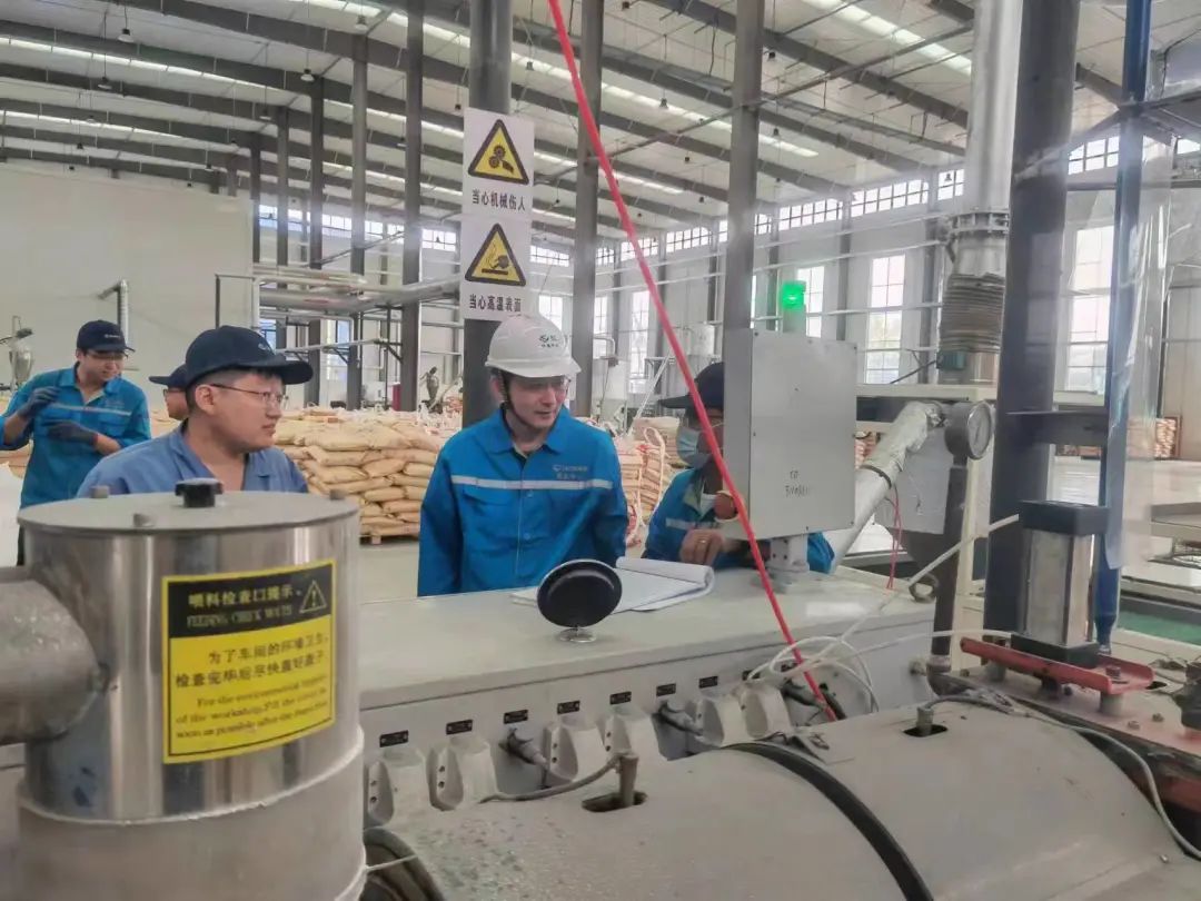 【新闻】康甲到石墨烯高分子复合材料标准化车间调研疫情封闭期间安全生产工作