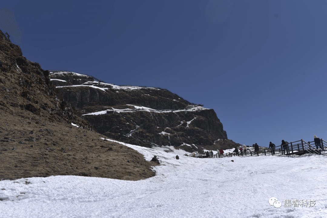科技链心 勇攀高峰丨墨睿科技赴云天墨睿石墨烯生产基地交流学习