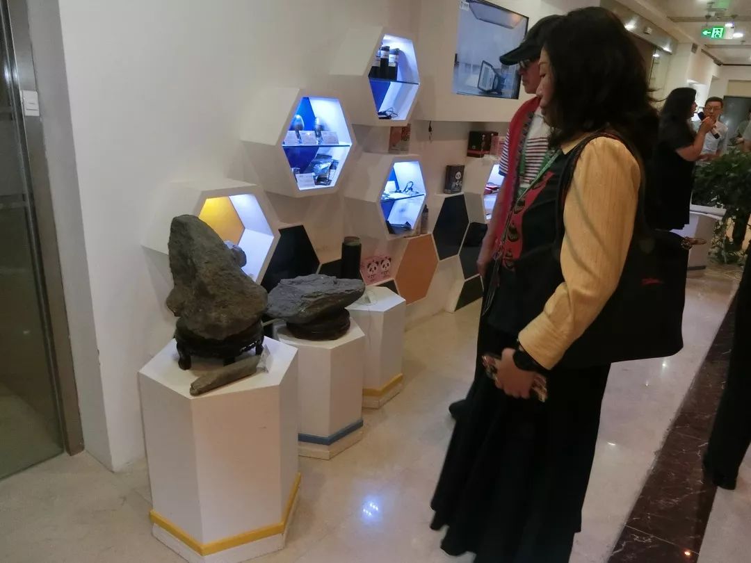 台湾原住民一行莅临台商大厦