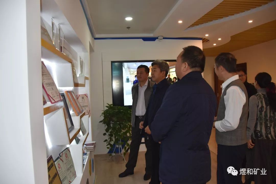 新乡凤泉区区长范文卿参观煜和