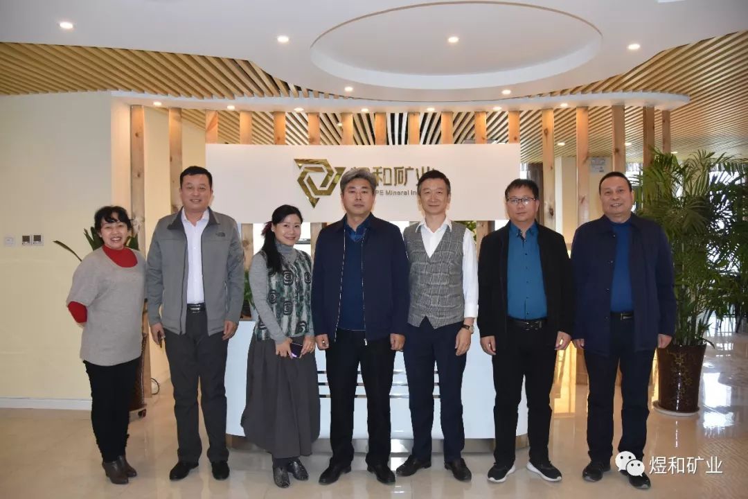 新乡凤泉区区长范文卿参观煜和