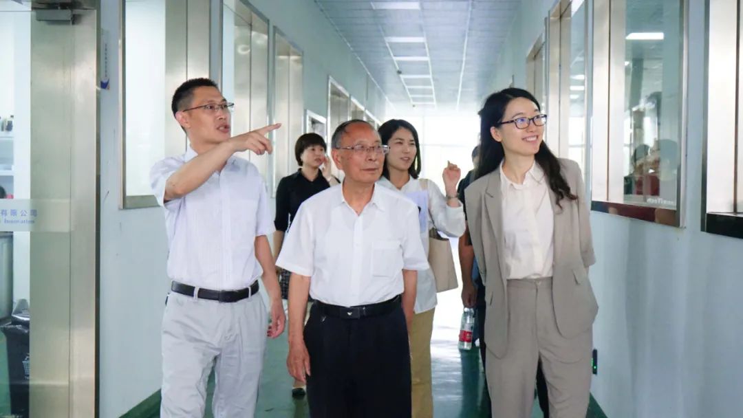 走出石墨烯产业化创新之路！中国科学院院士都有为一行莅临高烯科技调研指导！