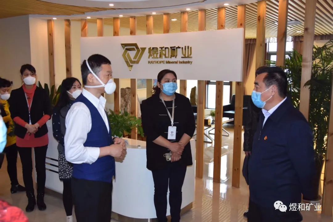 郑州市委常委、统战部部长杨福平 莅临煜和总部了解企业复工情况