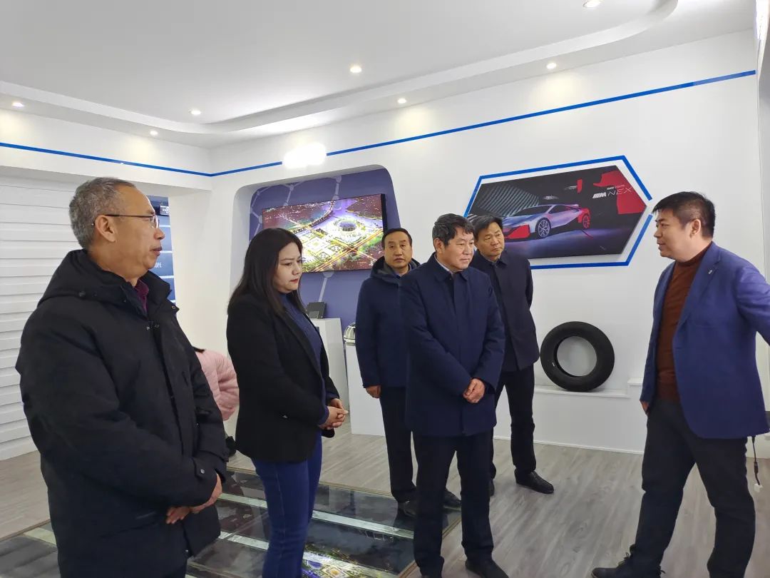 新乡市人大副主任路文忠莅临新乡煜和研究院参观调研