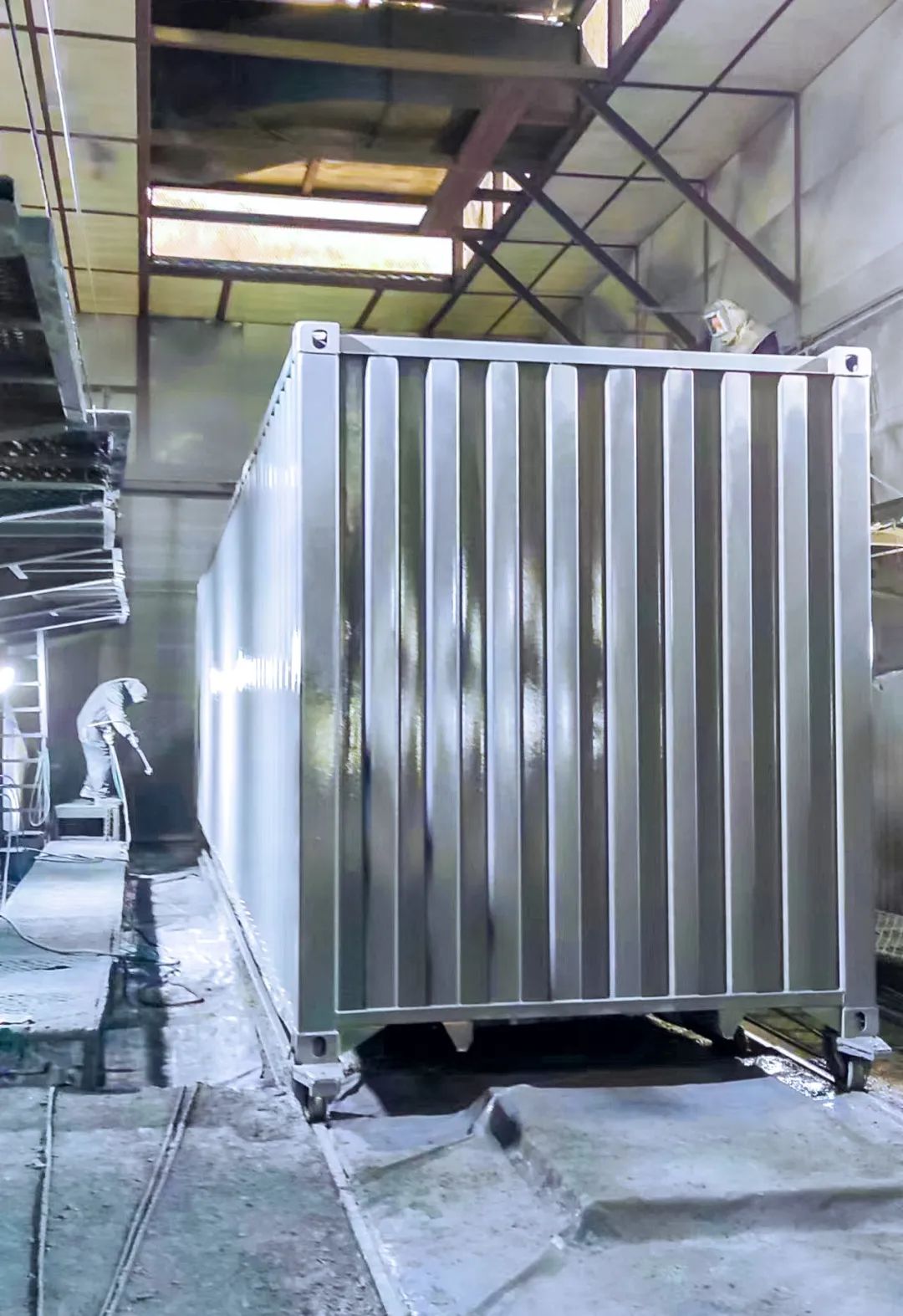 中烯新材料寰宇东方国际集装箱涂装项目通过验收，双方达成共识合作成立涂装技术研究院。