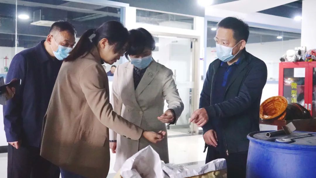 湖南省常德市政府副秘书长李碧波、市商务局局长林红华一行莅临高烯科技调研！