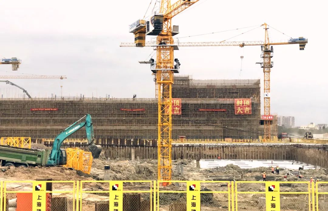 封顶大吉！中烯新材料项目新建一期工厂封顶