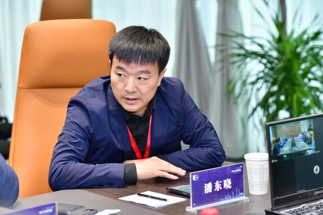 华高董事长潘东晓应邀出席2022年中国石墨烯产业领袖圆桌闭门会议