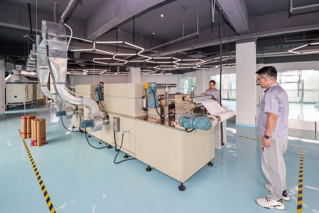 再突破 石墨烯高耐磨TPU在晋江实现量产