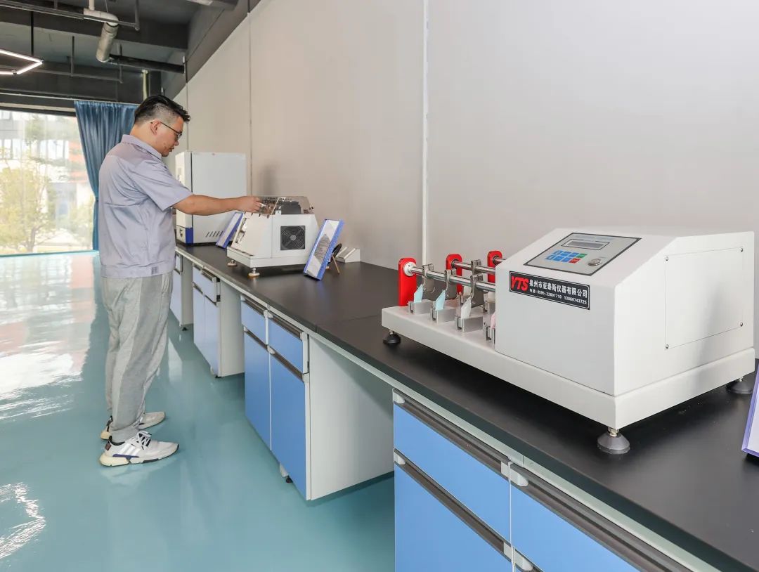 再突破 石墨烯高耐磨TPU在晋江实现量产